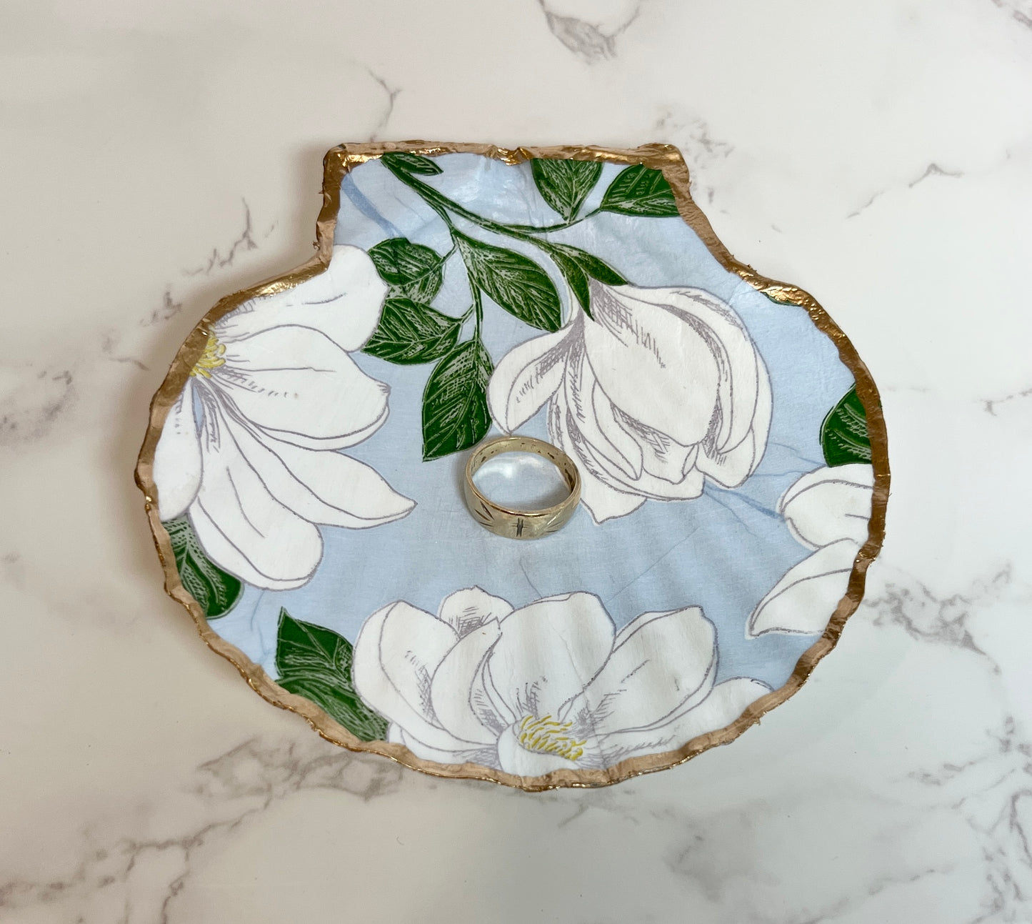 Magnolia Scallop Sea Shell Ring Dish